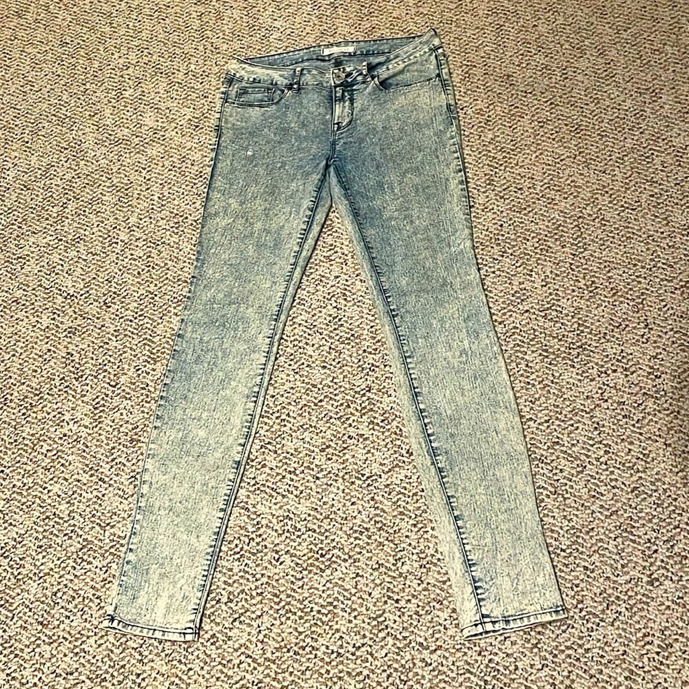 Bullhead Light Colored Skinny Jeans. Size 7